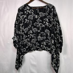 Karen Kane Women Small Black White Floral Print High-Low Blouse Longer Sides Top